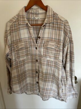 Hollister Beige & Gray Plaid Casual Button-Down Shirt